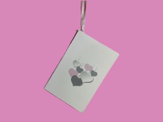 ბარათი - (hanging hearts)