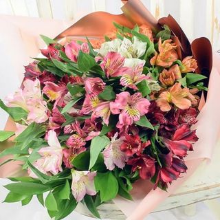 სიურპრიზი  შერეული ყვავილების თაიგული