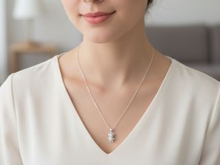 თეთრ ოქროში ამოვლებული 925 ვერცხლის სამკაული  /  Silver jewelry plated in white gold.