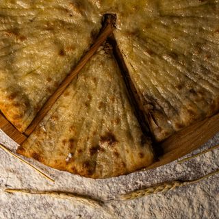 ლობიანი რაჭული ლორით 8 ნაჭრიანი