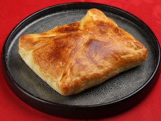 პატარა ნახევარ ფენოვანი ლობიანი