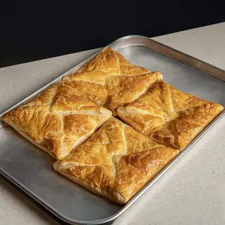 ფენოვანი ხაჭაპურების ბოქსი