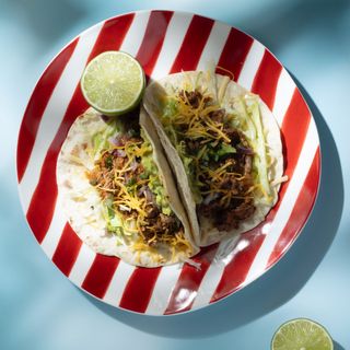 სლოუ ქუქ ტაკო საქონლის ხორცით 2 ცალი