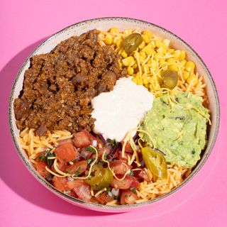 ბოული საქონლის ხორცის ბურიტოსი