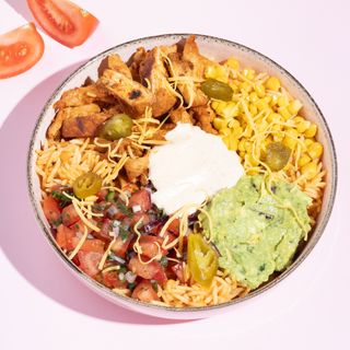 ბოული ქათმის ხორცის ბურიტოსი