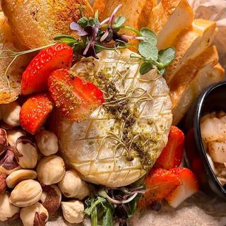 გამომცხვარი ბრი / Baked Brie