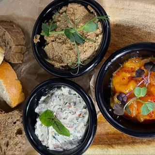 სპრედების ნაკრები / Set of spreads