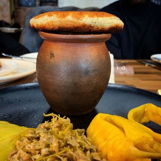 ლობიო ქონათნში მწნილით და მჭადით