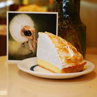 Lemon Tart With Meringue