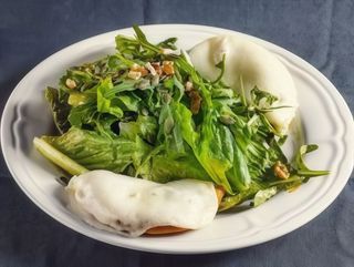 თხის ყველის სალათი