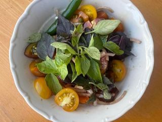 პომიდვრის სალათი კახური ზეთით