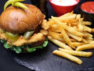 კაჯუნური ცხარე ბურგერი (209)