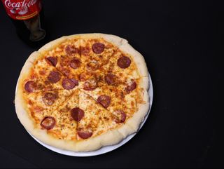 კომბო პეპერონის პიცა 33 სმ (380)