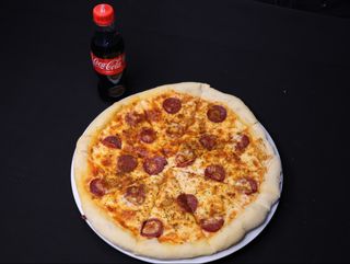 კომბო პეპერონის პიცა 28 სმ (374)