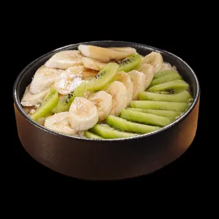 Oatmeal with milk and fruites