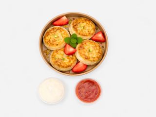 Cheesecakes with Fiber, Greek Yogurt and Strawberry Puree