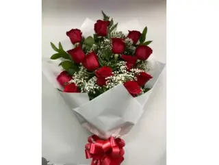 წითელი ვარდები (10ც)გიფსოფილებთან ერთად