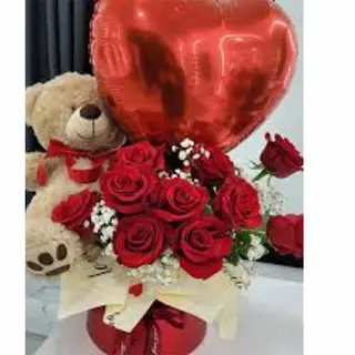 დათუნია წითელი ვარდებით (10ცალი) გული