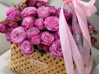 ვარდები ჩანთით