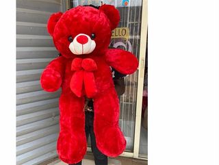 წითელი ფუმფულა დიდი დათვი