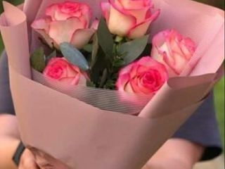 ხუთი ვარდი ჯუმელია