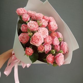 სპრეი ვარდების თაიგული