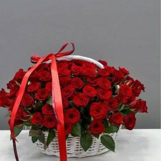 წითელი ვარდები (50ც) კალათით