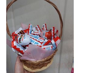 კალათი ტკბილეულით