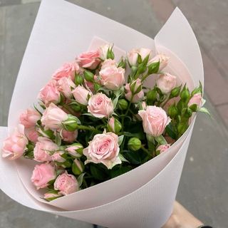 სპრეი ვარდების თაიგული