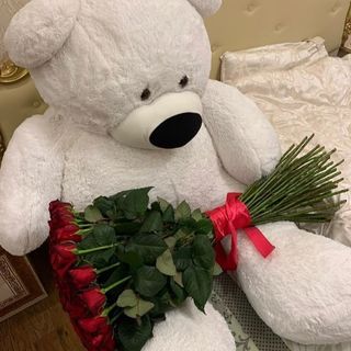 დათუნია(100სმ)  წითელი ვარდებით (20ც)