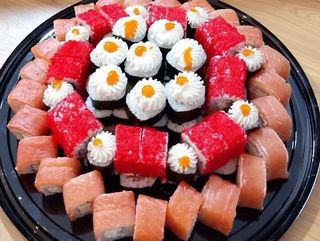 Sushi cake