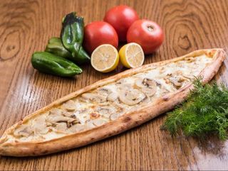 Mantarlı Kaşarlı pide