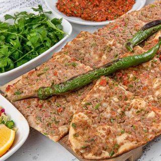 ETLİ EKMEK  1 Pieces (TÜRKİYE Pizza)AKDENİZ YÖRESEL LEZZETLER