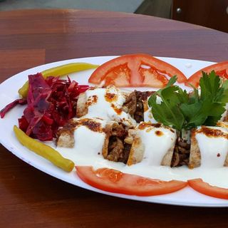 Beyti ET TANTUNİ ლავაში ნაჭრის ხორცით
