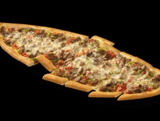 Kuşbaşı Kaşarlı Pide (Pide with Sliced Beef and Cheese)