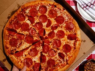 Pepperoni pizza 36 CM