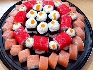 Sushi cake