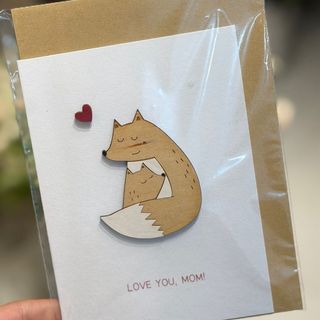 "LOVE YOU, MOM!" - მისალოცი ბარათი