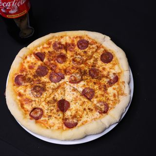 კომბო პეპერონის პიცა 33 სმ (380)