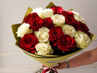 კლასიკური ვარდების თაიგული