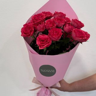 ვარდისფერი სპრეივარდების თაიგული