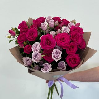 შერეული ვარდების თაიგული