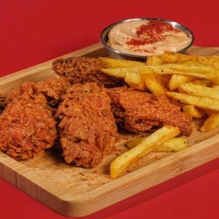 5 PCS SPICY WINGS+FRIES+SAUCE