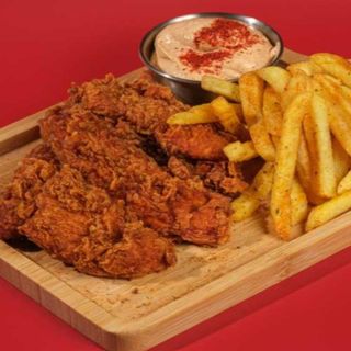 5 PCS SPICY STRIPS+FRIES+SAUCE