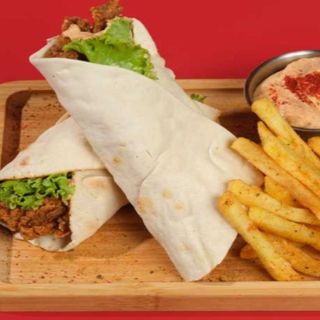 CLUB SPICY CHICKEN WRAP + FRIES + SAUCE