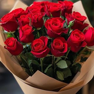 წითელი ვარდები (15ც)