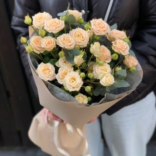 სპრეი ვარდების თაიგული
