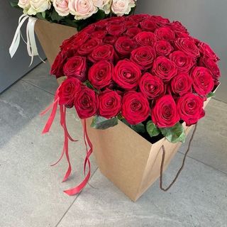 წითელი ვარდები (20ც) ჩანთით