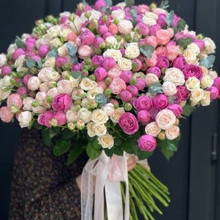 სპრეი ვარდების თაიგული