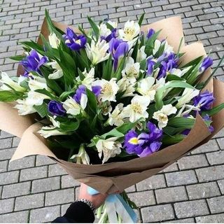 ირისების და ასტრომერიების თაიგული